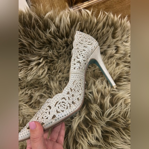Blue by Betsey Johnson Blue Elsa Dress Pump Size 10 - Picture 12 of 16